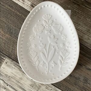 Crofton White Floral Stoneware Plates